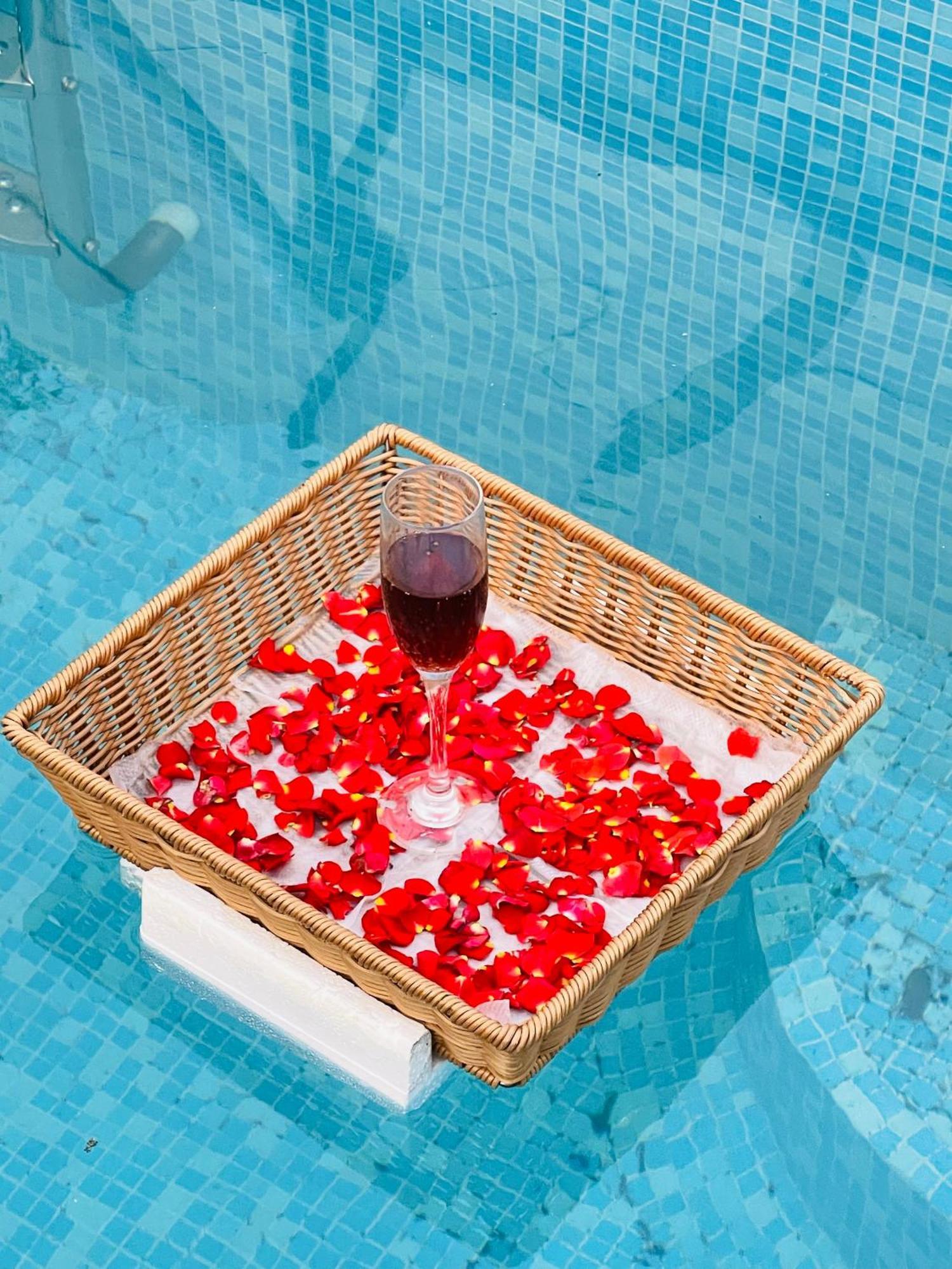 Aura Farms - Private Pool Cottages Rāmanagaram Exterior foto
